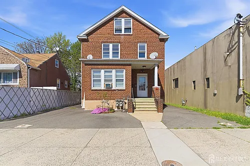 10 Garfield St Photo 1