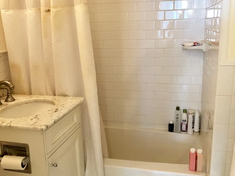 247 Newbury St #2R — Photo 9