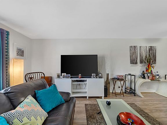 3rd image of 124 NE 19th Court #205B