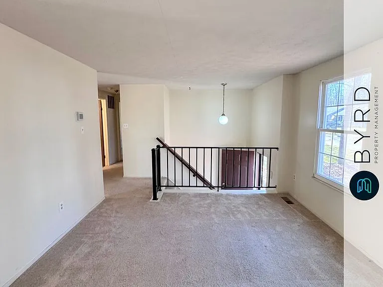 2411 Carriage Creek Rd — Photo 3