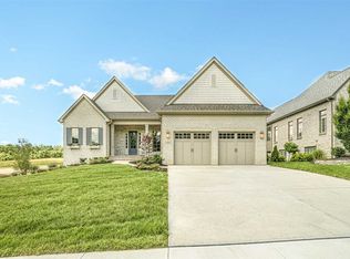 305 Crown Point Cir, Lakeside Park, KY 41017