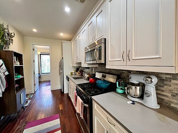 4th image of 1388 Bedford Ave APT 2