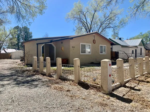 608 W Allen Ave, Estancia, NM 87016