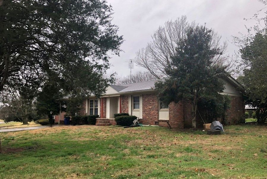 2nd image of 100 Kinder Dr