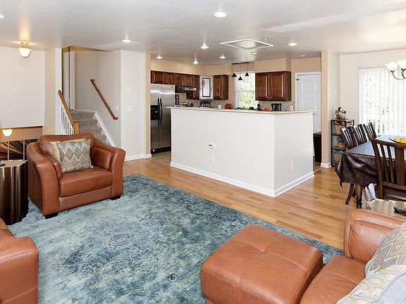 This shows the layout of the main level - Living room, kitchen and dining area