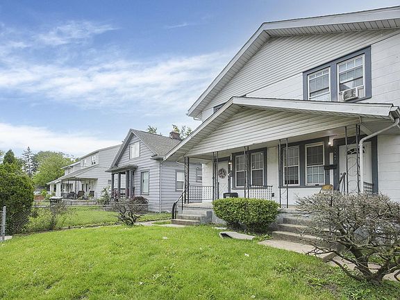 3rd image of 2741-2743 Steele Ave