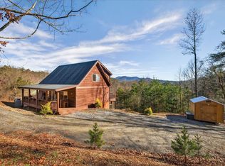 223 Red Bud Ln, Hiawassee, GA 30546
