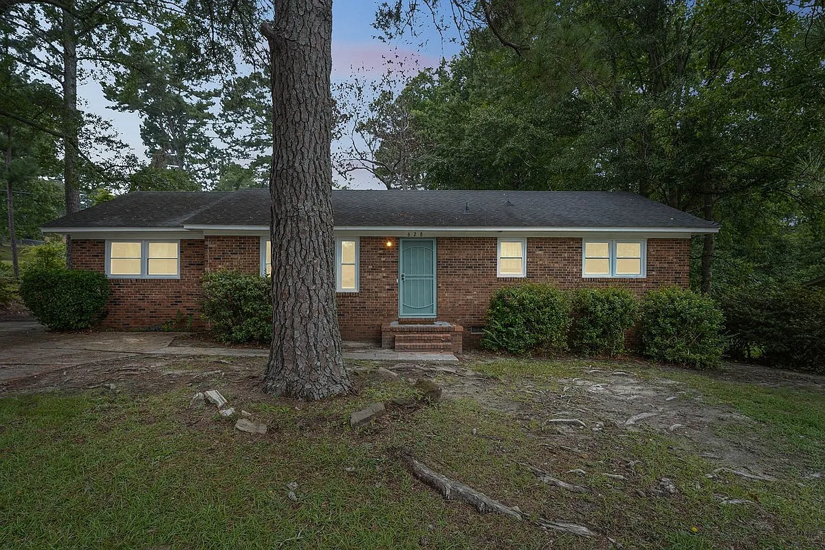 Building Photo - 628 McLamb Dr