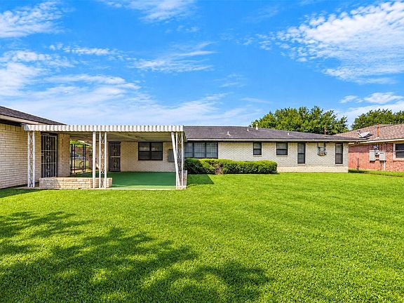 5th image of 3908 Carlson Ln
