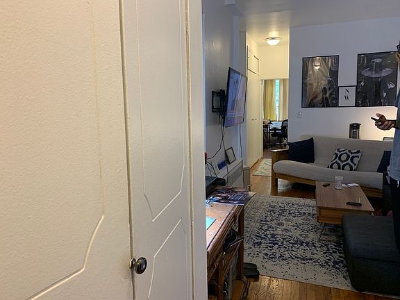 3rd image of 216 E 77th St APT 3C