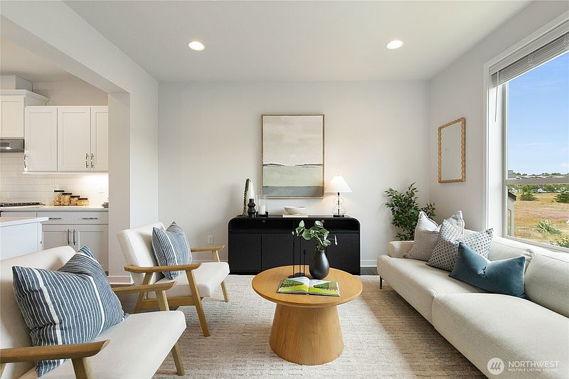 4th image of 1429 8th Avenue NE #8
