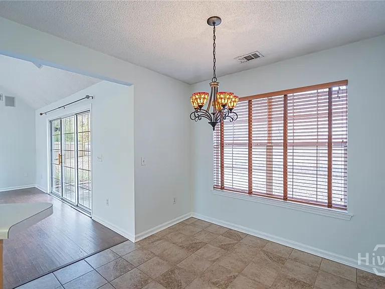 114 Laurens Ln — Photo 13