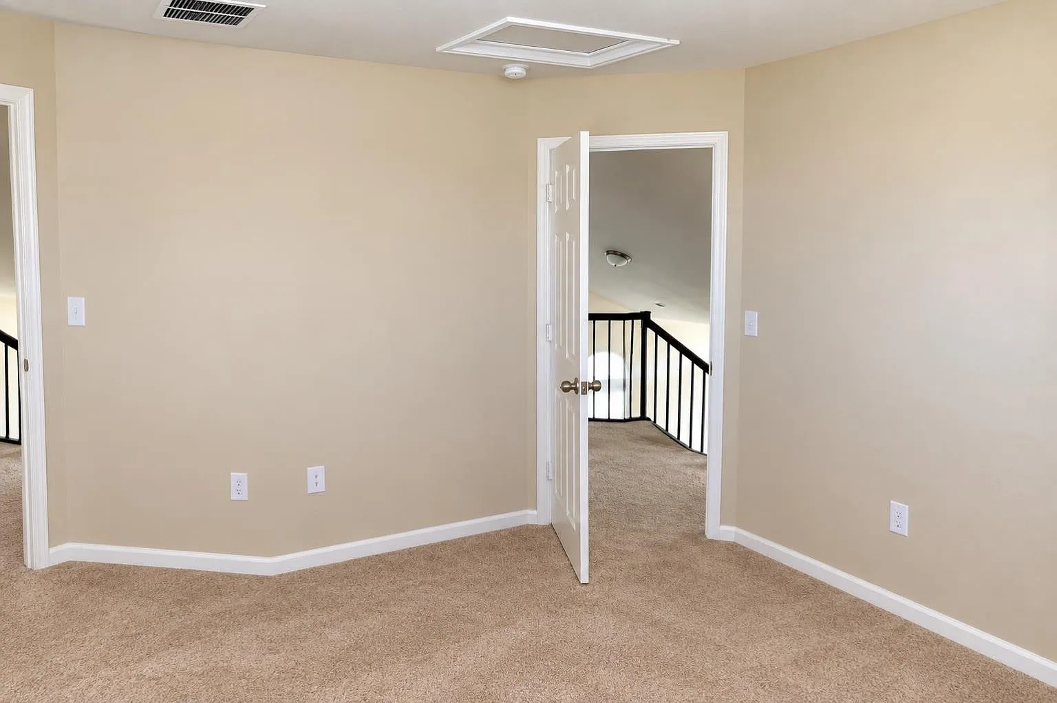 4 bed, 2.5 bath, 1760 sqft, $2,350 — Photo 4