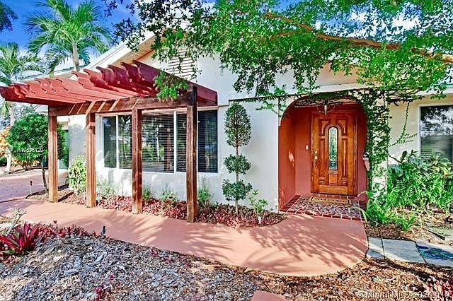 Charming Home in the heart of Stuart.