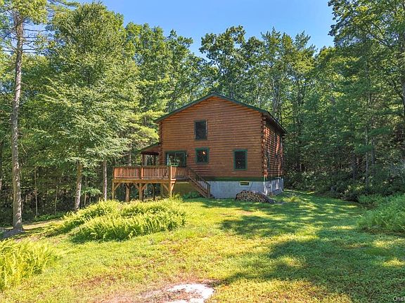 4th image of 36 Deerbrook Dr