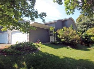 7405 Vinewood Way N, Maple Grove, MN 55311