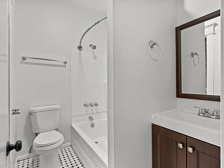 330 Cedar Avenue — Photo 27