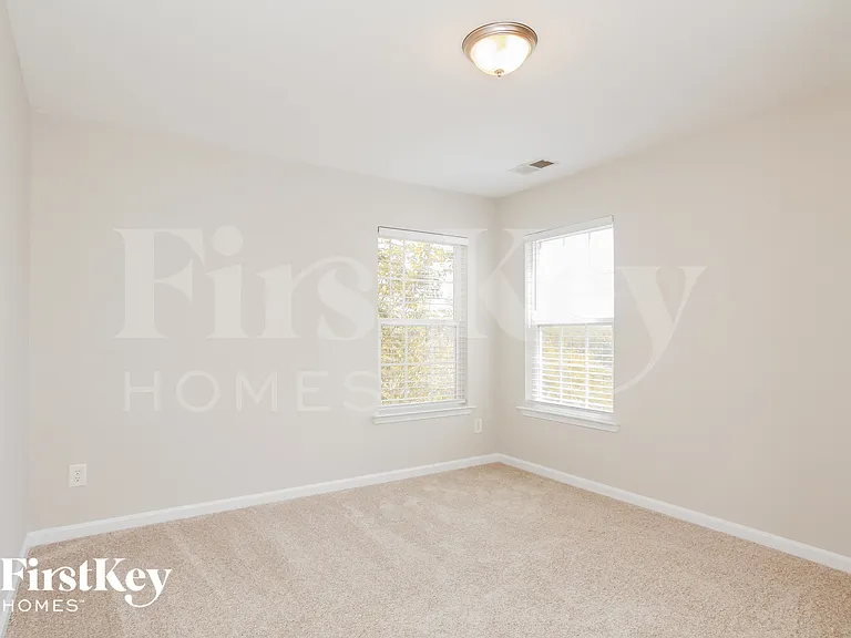 11319 Breezehill Ln — Photo 13