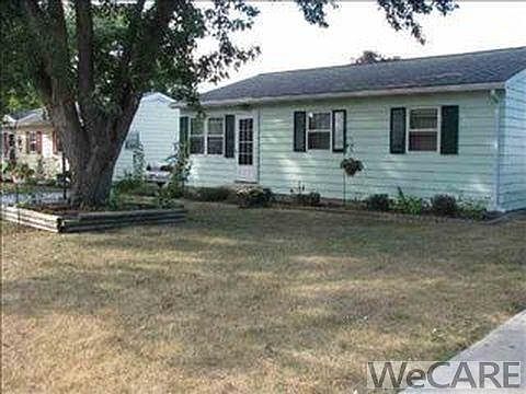 1st image of 219 E Elm St