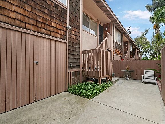 3rd image of 1030A Cabrillo Park Dr APT A