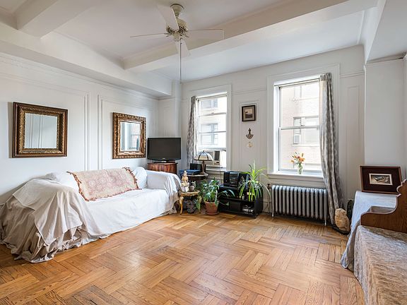 2nd image of 145 W 86th St APT 8C