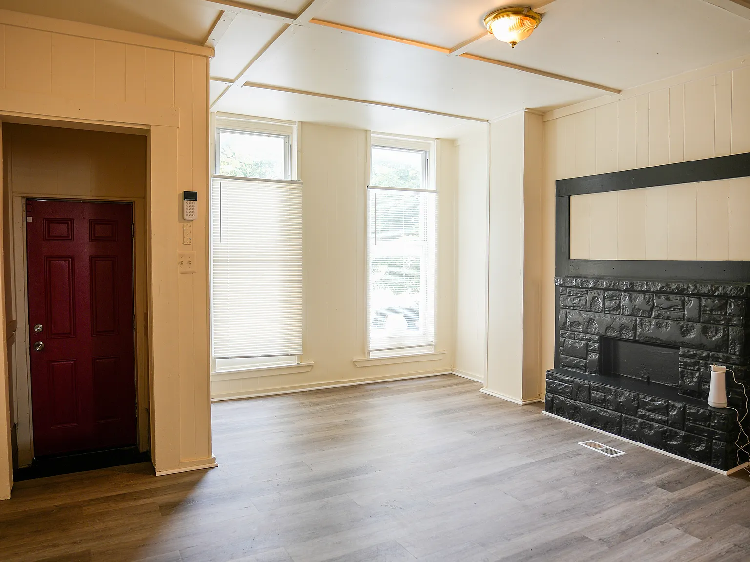 2 bed, 1372 sqft, $2,600 — Photo 2