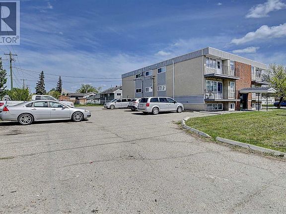 3rd image of 10204 106th Ave Unit 104