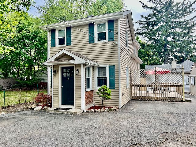 1st image of 144 Phelps Ave