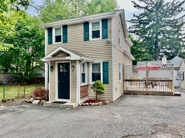 144 Phelps Ave