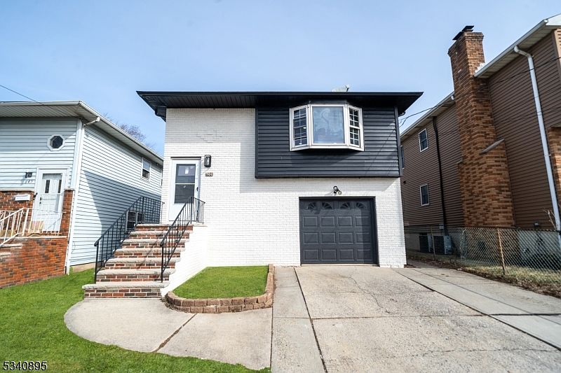 1st image of 701 Mccandless St