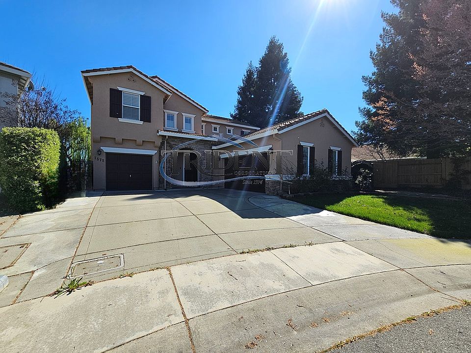 2nd image of 1572 Plum Ct