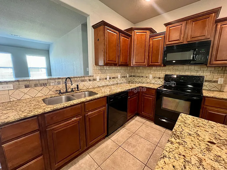 423 Ridge Point Dr — Photo 7