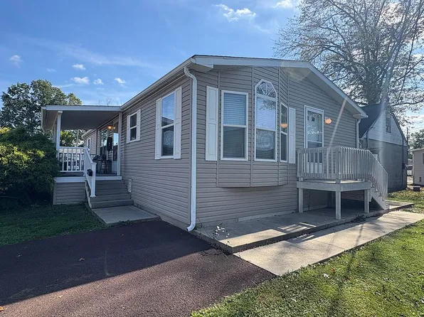 106 Tulip Dr, Hatfield, PA 19440