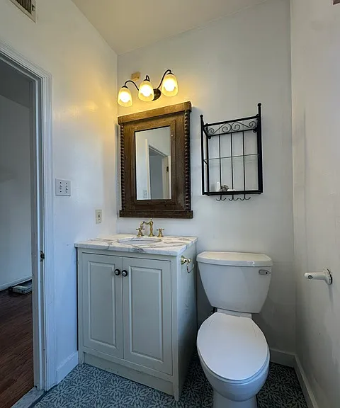 814 S Bond St #2 — Photo 2
