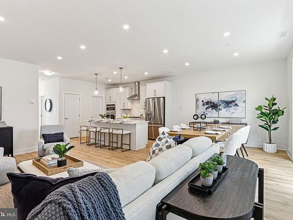 5th image of 955 Riverplace Dr #55O