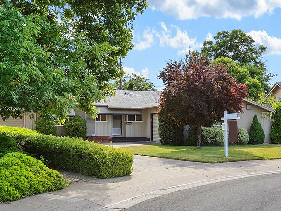 2nd image of 828 Bel Air Ct