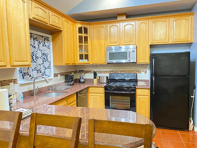 6 Holmes Ave #1 — Photo 9