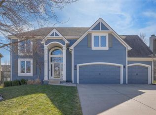 1012 SW Sunflower Dr, Lees Summit, MO 64081