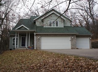 2223 Hazelwood Ct, Eau Claire, WI 54701