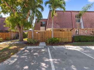7585 Courtyard Run W, Boca Raton, FL 33433