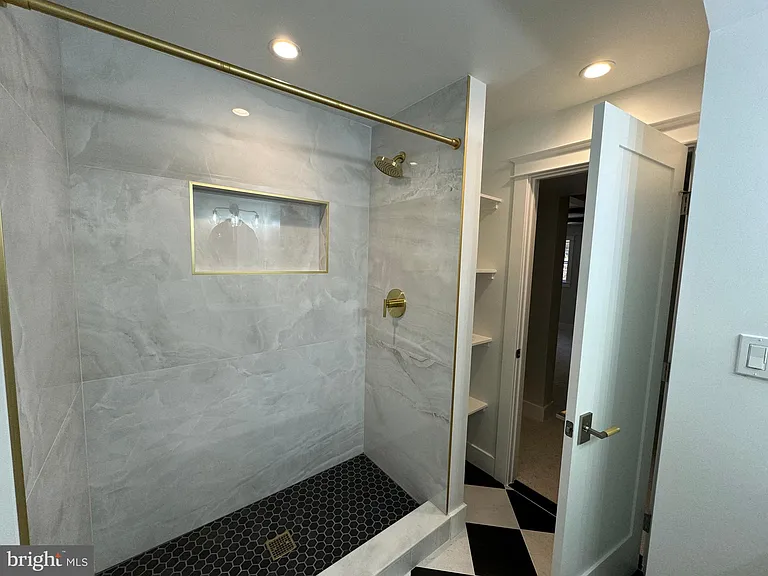 4005 King Arthur Rd — Photo 26