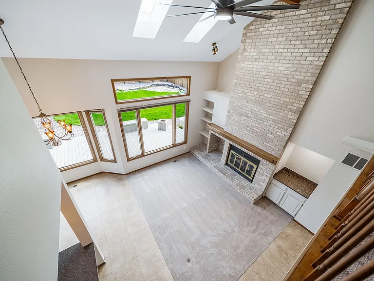6793 Blackhawk Ct — Photo 37