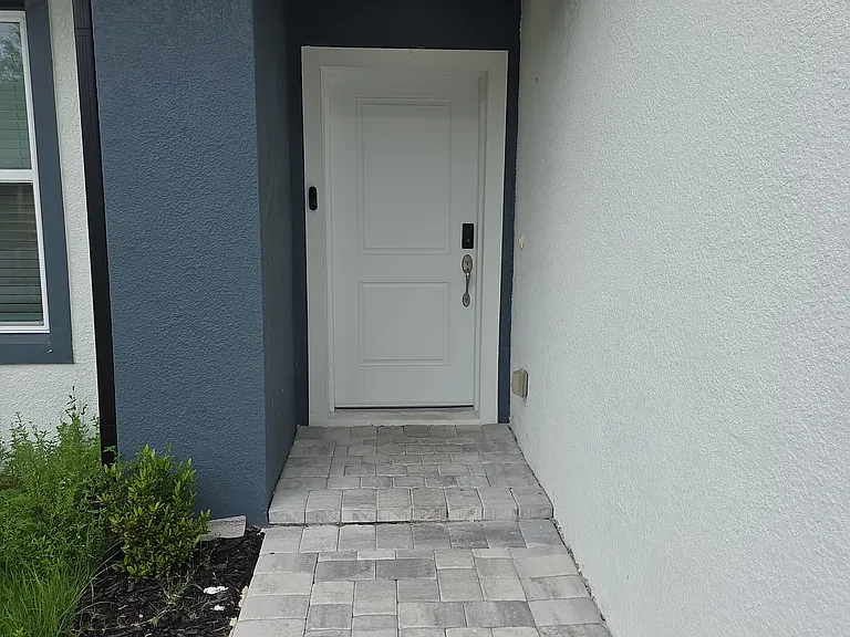 2225 Fraser St — Photo 19