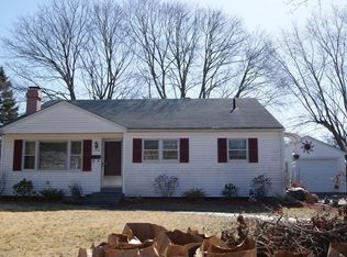 158 Aurora Dr, Warwick, RI 02889