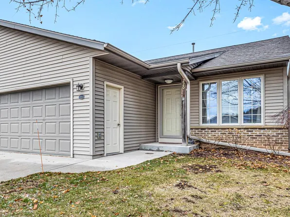 220 Beth CIRCLE, Plymouth, WI 53073