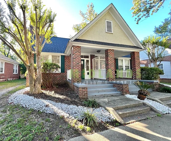 1008 W Confederate Ave