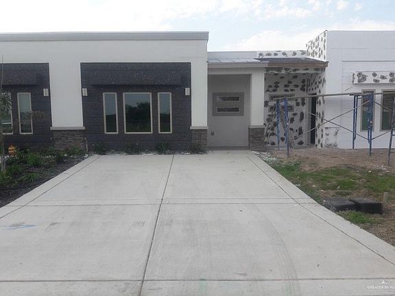2nd image of 4 Townhouses New Orleans Cir