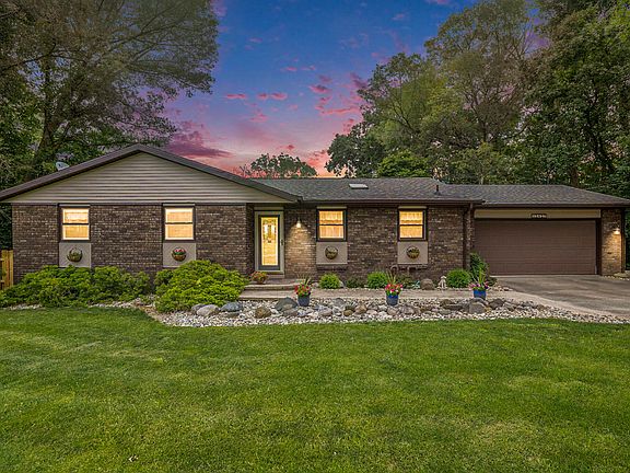 2nd image of 13427 Kingswood Dr