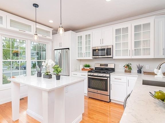 4th image of 135 Sumner St #5