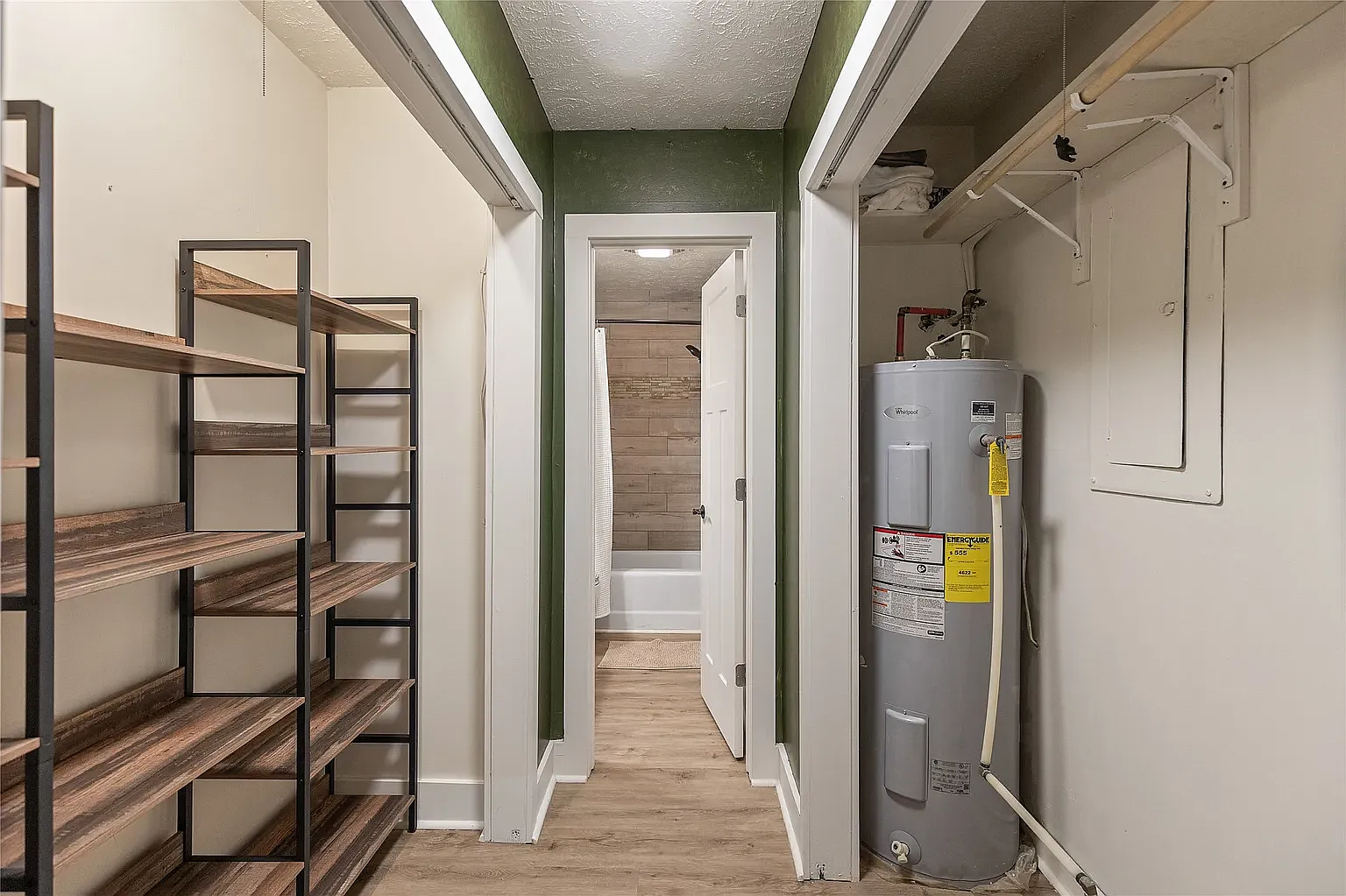 1 bed, 1.5 bath, 1000 sqft, $1,800 — Photo 4